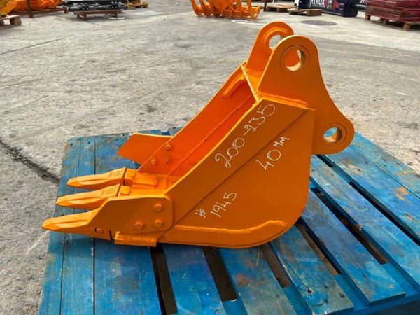 UNUSED 12" DIGGING BUCKET......40mm PINS....1945. 388424648