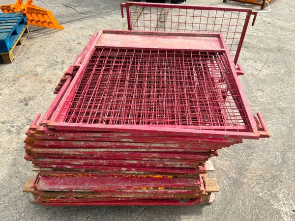 SCAFFOLDING ACCESS / SAFETY GATES 388424742
