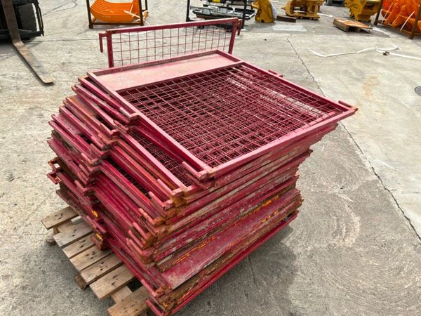 SCAFFOLDING ACCESS / SAFETY GATES 388424744