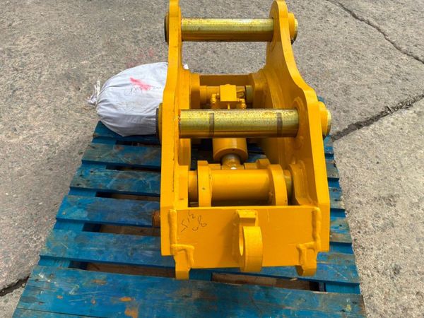 UNUSED HYDRAULIC Q/HITCH.....80mm PINS......2238. 388424752