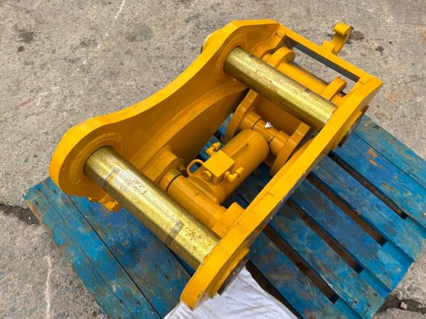 UNUSED HYDRAULIC Q/HITCH.....80mm PINS......2238. 388424760