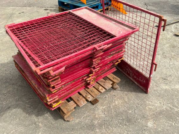 SCAFFOLDING ACCESS / SAFETY GATES 388424739