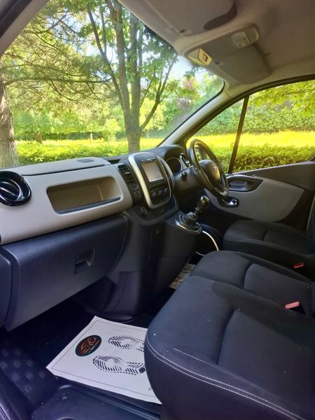 Nissan NV300 2019 DOE 5/27 388544679