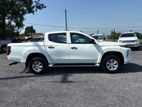 Mitsubishi L200 388594560
