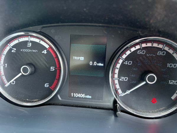 Mitsubishi L200 388594587