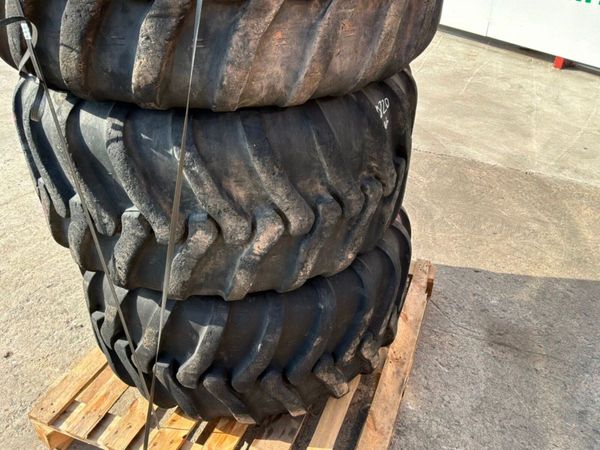 22.5 PART WORN DUMPER / TRAILER TYRES....1820. 388595557