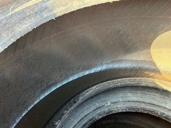 22.5 PART WORN DUMPER / TRAILER TYRES...1840t. 388595645
