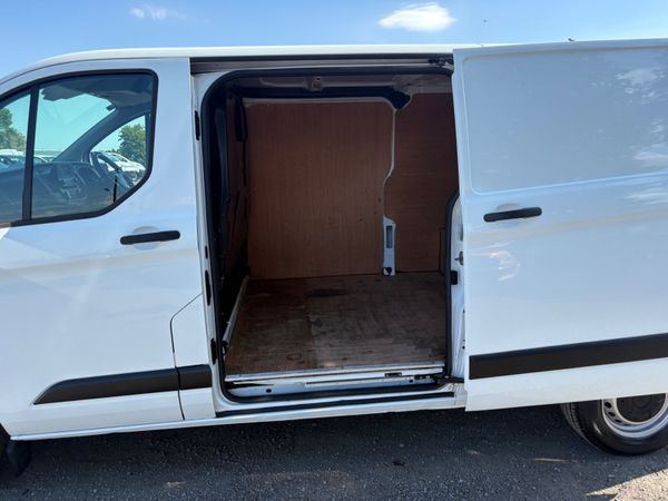 Ford Transit Custom LWB 388595946