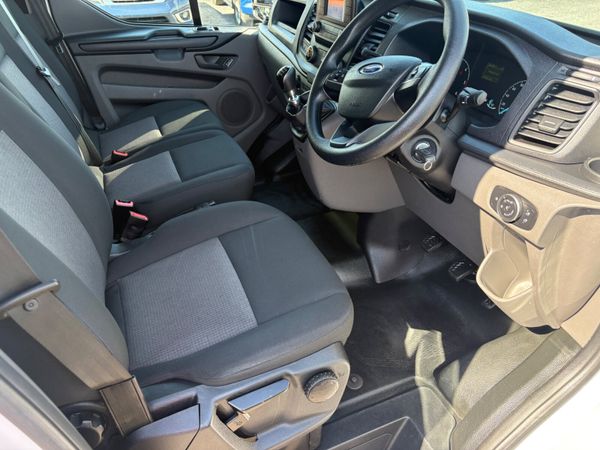 Ford Transit Custom LWB 388595960
