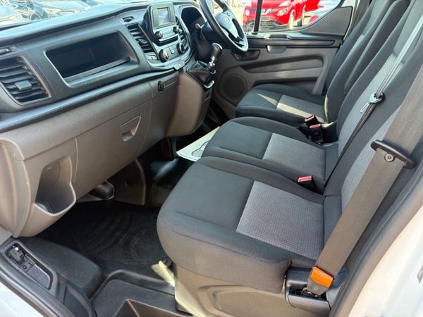 Ford Transit Custom LWB 388595961