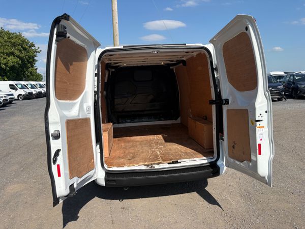 Ford Transit Custom LWB 388595962