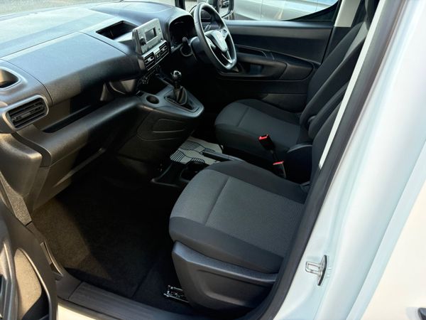 Vauxhall Combo 388596256