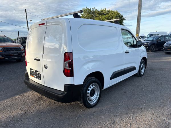 Vauxhall Combo 388596233