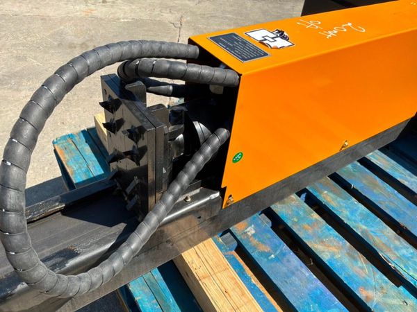 UNUSED SKID STEER LOG SPLITTER........2118d. 388502741