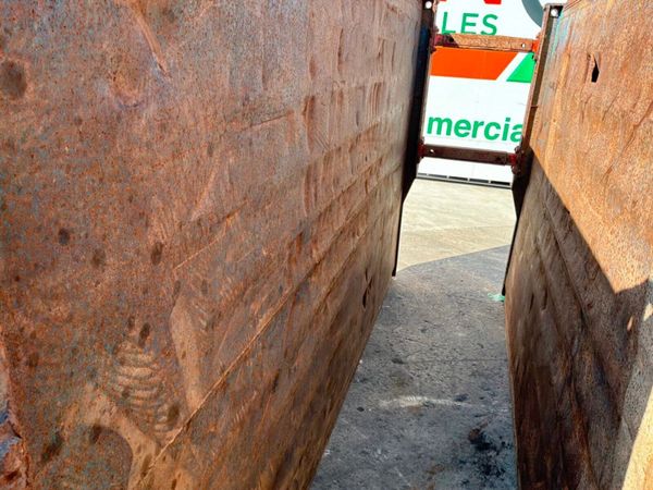 4.0mts x 2.0mts TRENCH /  DRAG BOX..........4062. 388502707