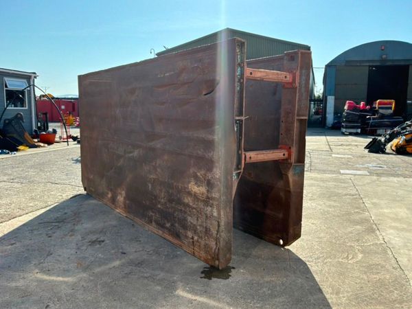 4.0mts x 2.0mts TRENCH /  DRAG BOX..........4062. 388502712