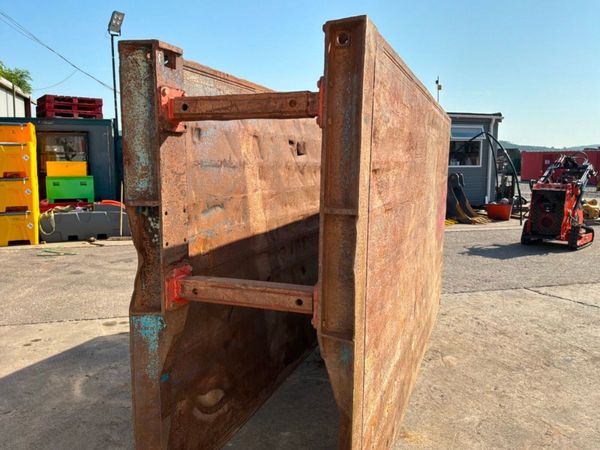 4.0mts x 2.0mts TRENCH /  DRAG BOX..........4062. 388502717