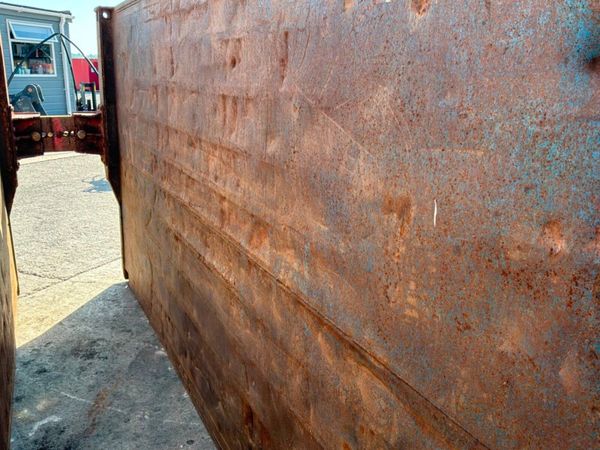 4.0mts x 2.0mts TRENCH /  DRAG BOX..........4062. 388502718