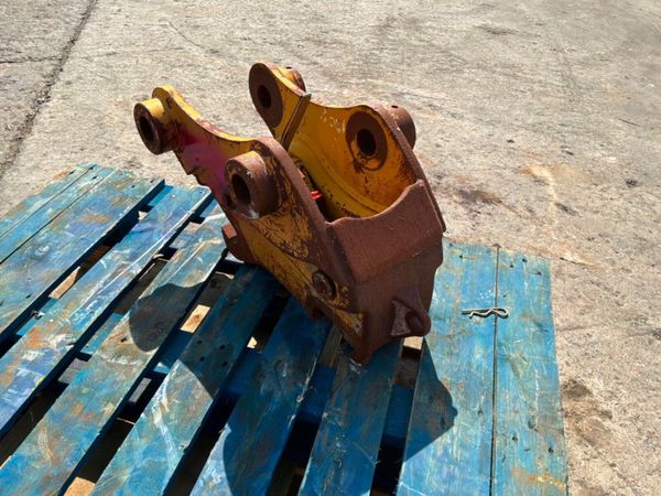 HYDRAULIC QUICK HITCH......50mm PINS.......2166. 388508061