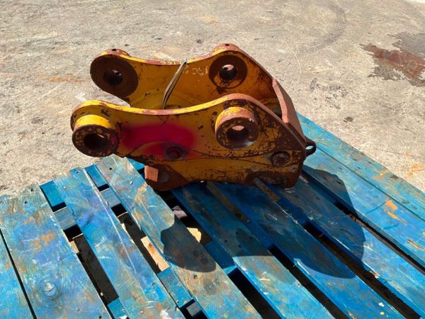 HYDRAULIC QUICK HITCH......50mm PINS.......2166. 388508062