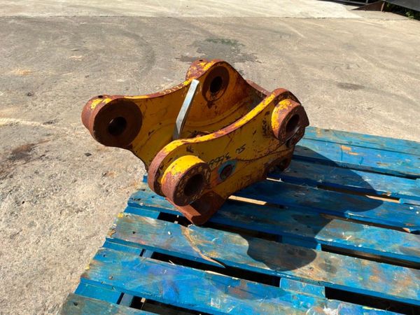 HYDRAULIC QUICK HITCH......50mm PINS.......2166. 388508063