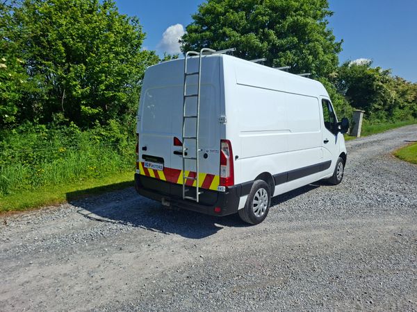 Renault Master 182 2.3 DCI MWB Excellent Condition 388512613