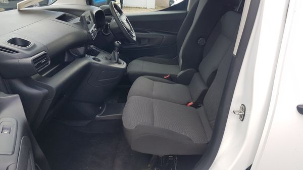 Opel Combo MAXI 212D AS NEW VAT INVOICE 388515158