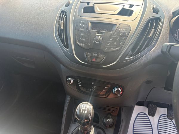 Ford Transit Courier 388601198