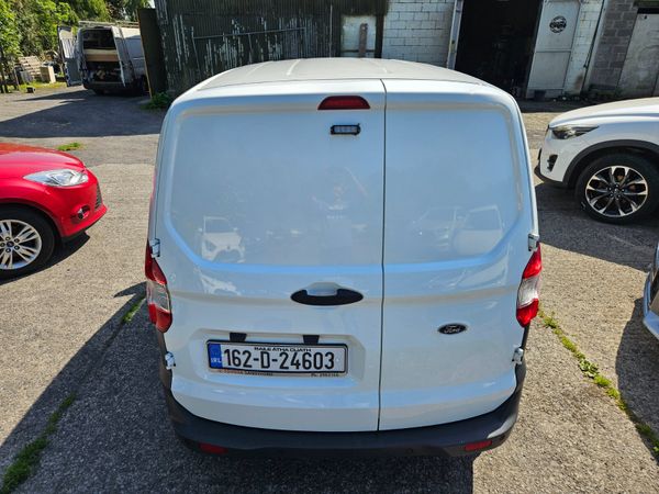 Ford Transit Courier 2016 1.5 tdci one owner 388624292