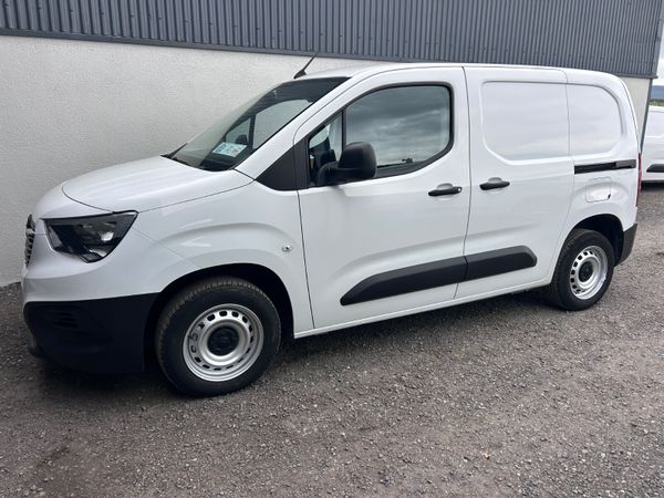 2023 Opel Combo ‘Only 68kms 388714740