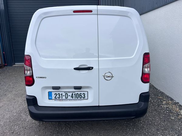 2023 Opel Combo ‘Only 68kms 388714728