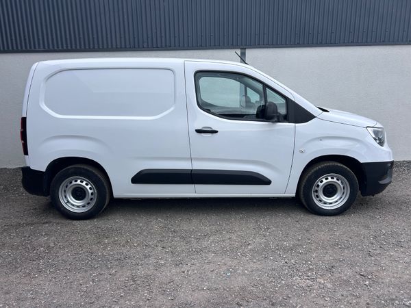 2023 Opel Combo ‘Only 68kms 388714733