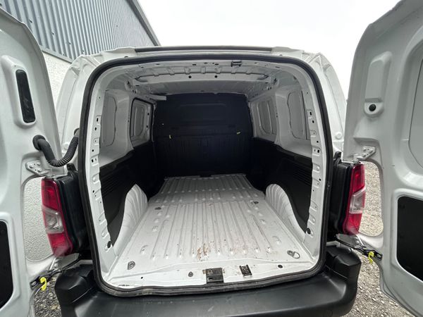 2023 Opel Combo ‘Only 68kms 388714736