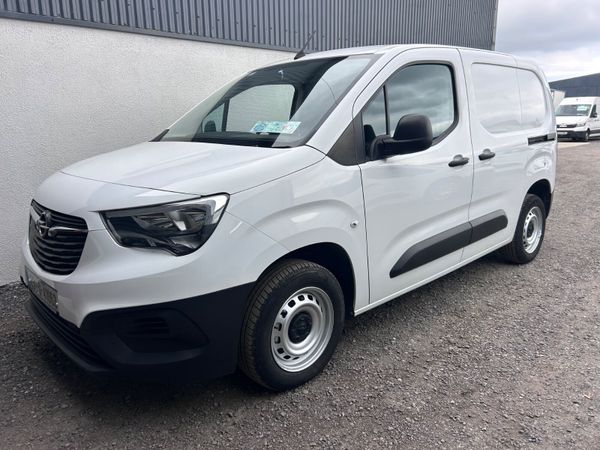 2023 Opel Combo ‘Only 68kms 388714737