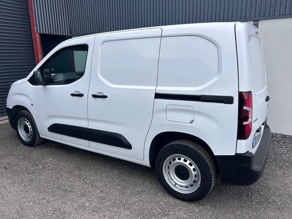 2023 Opel Combo ‘Only 68kms 388714739