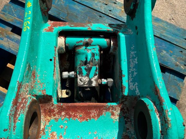 DROMONE QUICK HITCH.......65mm PINS........2166. 388722973