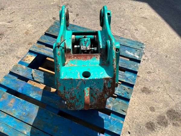 DROMONE QUICK HITCH.......65mm PINS........2166. 388722975