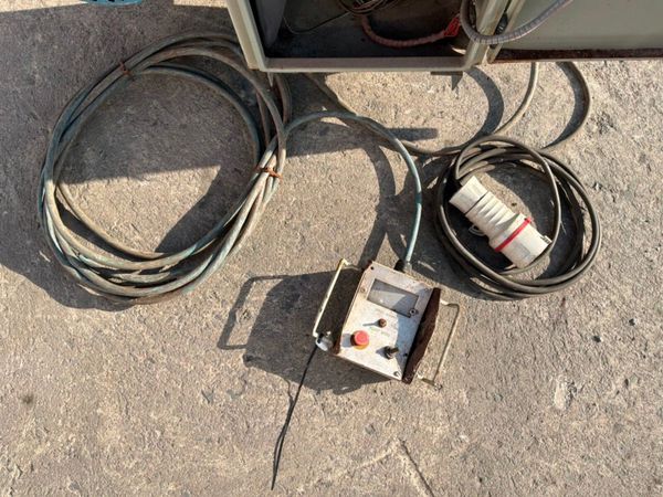 WELDING POSITIONING / PIPE ROLLERS........1498 388723058