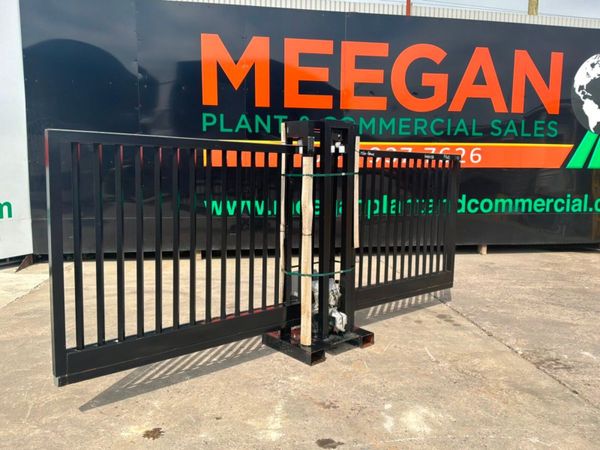 13ft ELECTRIC / REMOTE SLIDING GATE.......1793t 388723093