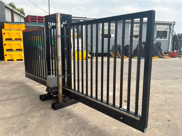 13ft ELECTRIC / REMOTE SLIDING GATE.......1793t 388723104
