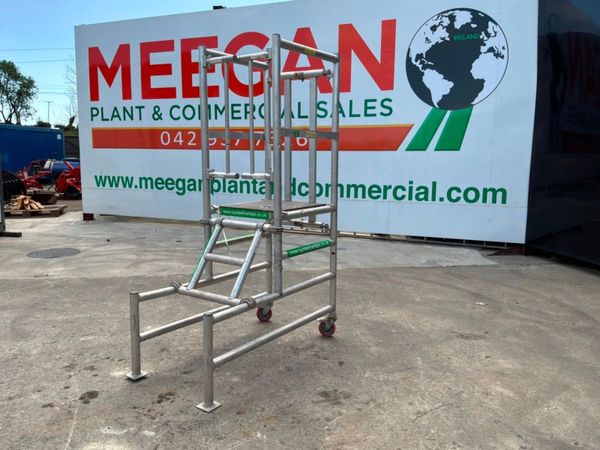 ALUMINIUM  PODIUM ACCESS PLATFORM.....756. 388820261
