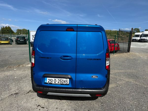 Ford Courier 2025 388827592