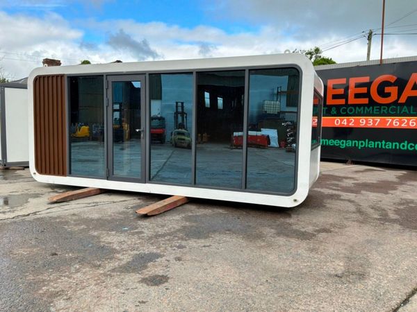 GARDEN ROOM  ACCOMMODATION POD.......2146. 389070374