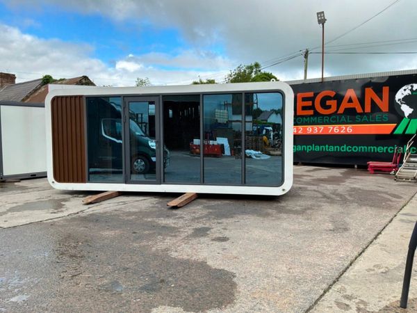 GARDEN ROOM  ACCOMMODATION POD.......2146. 389070379