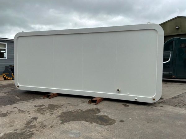 GARDEN ROOM  ACCOMMODATION POD.......2146. 389070385