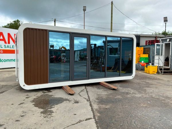 GARDEN ROOM  ACCOMMODATION POD.......2146. 389070386