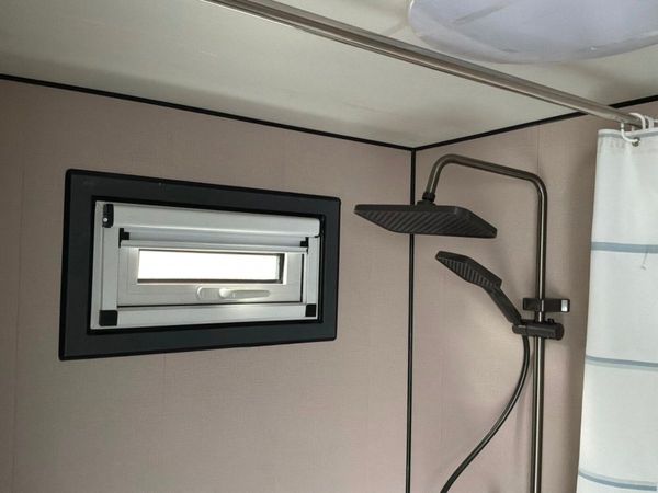GARDEN ROOM  ACCOMMODATION POD.......2146. 389070405