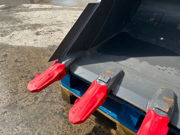 UNUSED 36" KOMATSU BUCKET..........60mm.......2016 389077056