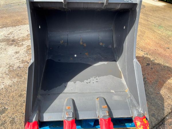 UNUSED 36" KOMATSU BUCKET..........60mm.......2016 389077062