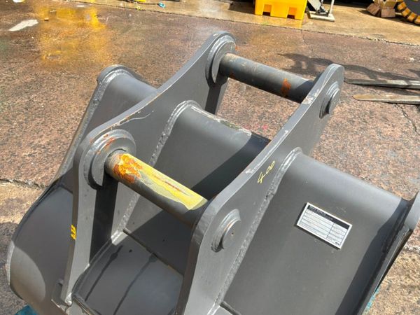 UNUSED 36" KOMATSU BUCKET..........60mm.......2016 389077067